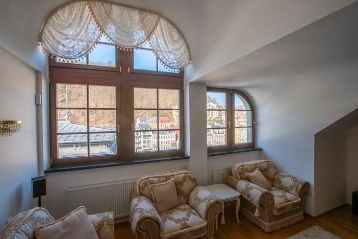Prodej bytu 3+kk, Karlovy Vary, Divadelní náměstí, 137 m2