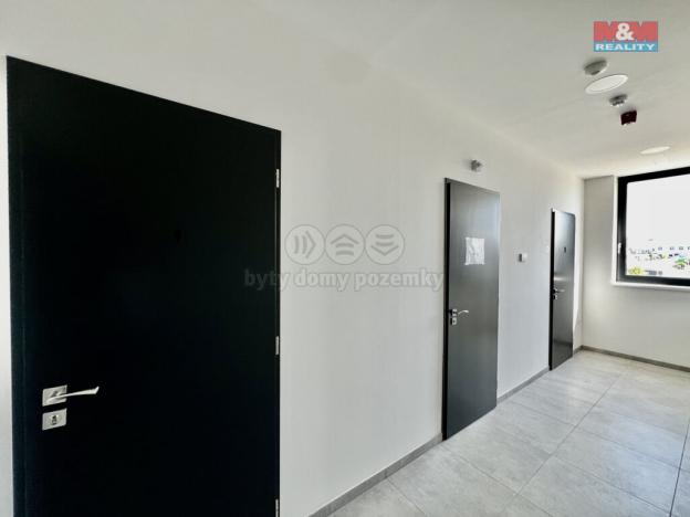 Pronájem skladu, Nupaky, Komerční, 829 m2