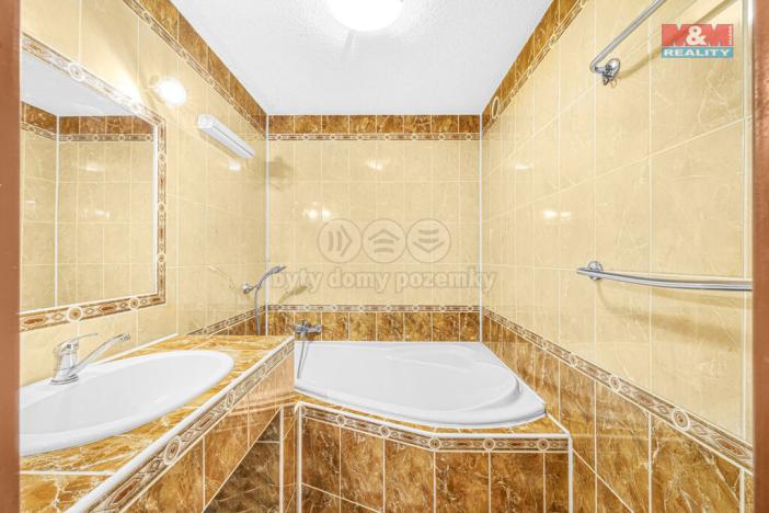 Prodej bytu 2+1, Broumov - Nové Město, U Větrolamu, 55 m2