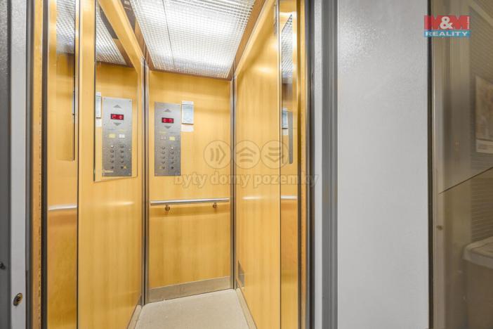 Prodej bytu 2+1, Broumov - Nové Město, U Větrolamu, 55 m2