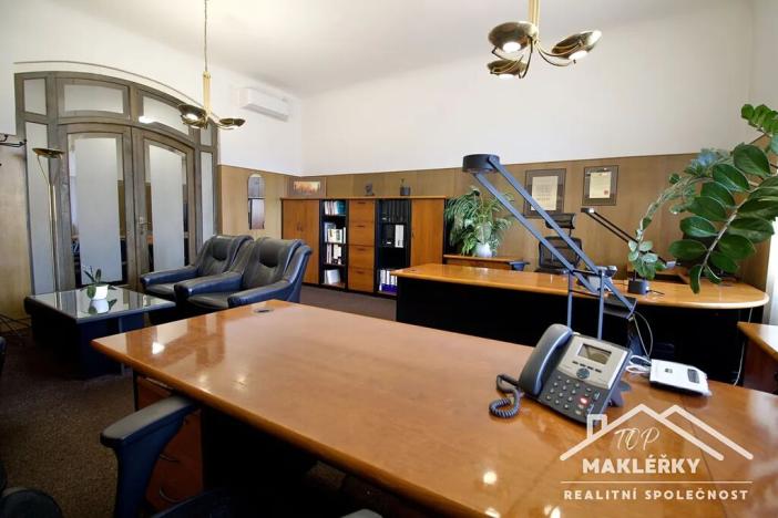 Pronájem kanceláře, Kolín, Karlovo náměstí, 132 m2