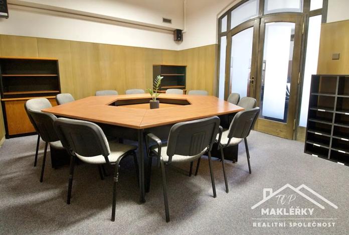 Pronájem kanceláře, Kolín, Karlovo náměstí, 132 m2