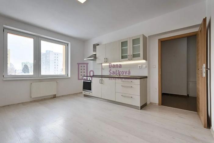 Pronájem bytu 2+kk, Jindřichův Hradec, sídliště Vajgar, 48 m2