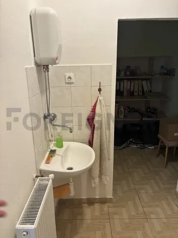 Pronájem obchodního prostoru, Skuteč, Palackého náměstí, 111 m2