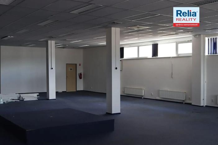 Pronájem kanceláře, Liberec, nám. Soukenné, 262 m2