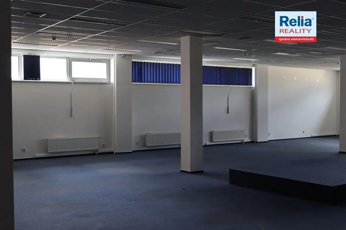 Pronájem kanceláře, Liberec, nám. Soukenné, 262 m2