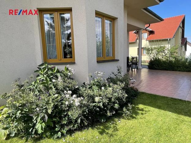 Prodej rodinného domu, Mukařov, Zvonečková, 230 m2