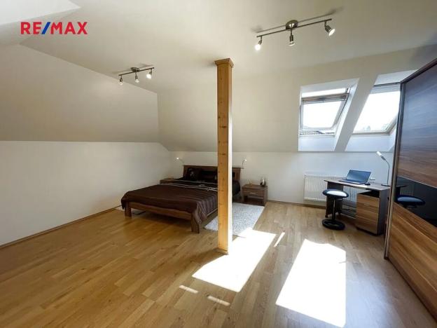 Prodej rodinného domu, Mukařov, Zvonečková, 230 m2