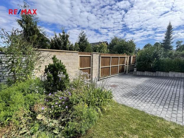 Prodej rodinného domu, Mukařov, Zvonečková, 230 m2