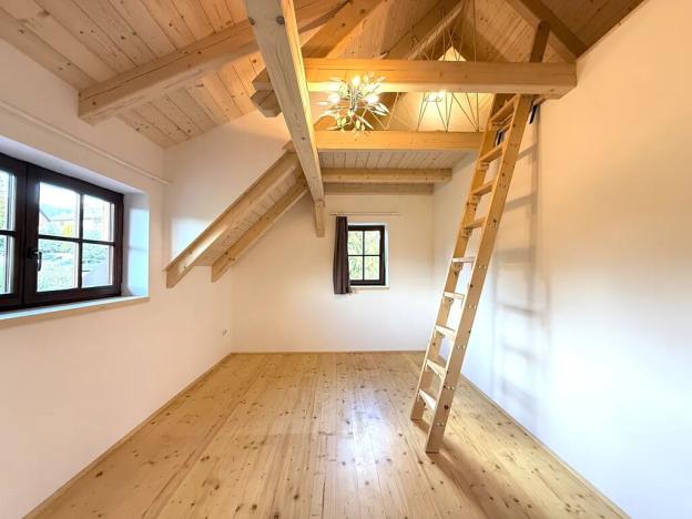 Prodej rodinného domu, Lužany, 425 m2