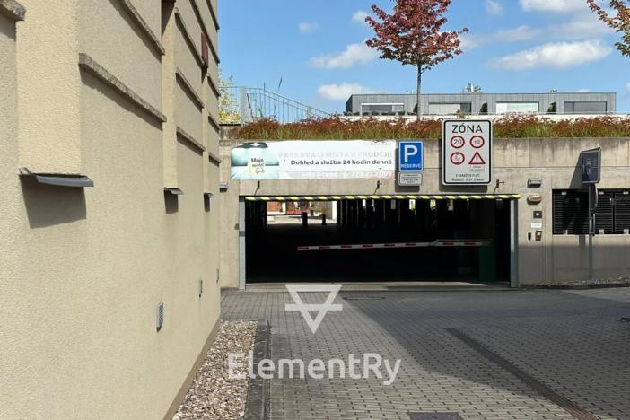 Pronájem garážového stání, Hradec Králové, Jana Koziny, 6 m2