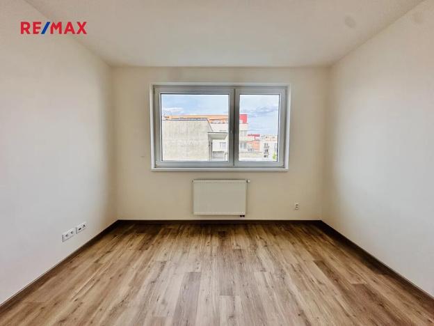 Pronájem bytu 2+kk, Praha - Černý Most, Dobrovolného, 42 m2