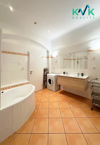 Prodej bytu 2+1, Karlovy Vary, I. P. Pavlova, 64 m2