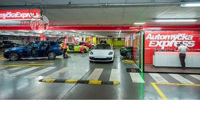 Pronájem obchodního prostoru, Kladno, 300 m2