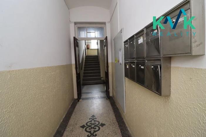 Prodej bytu 1+1, Karlovy Vary, nám. 17. listopadu, 33 m2