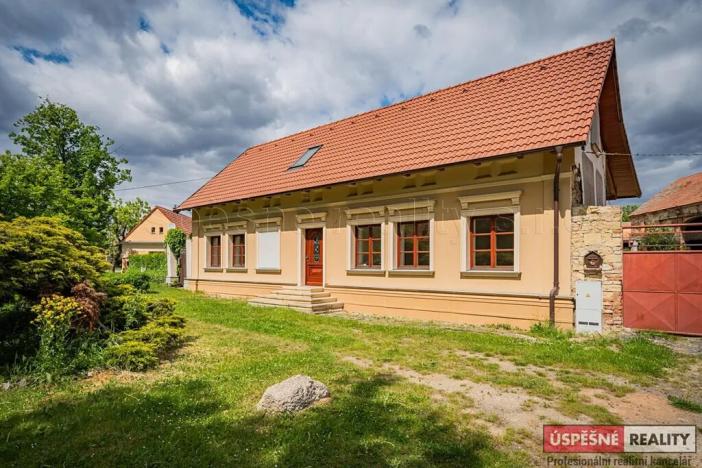 Prodej komerční nemovitosti, Chožov, 737 m2