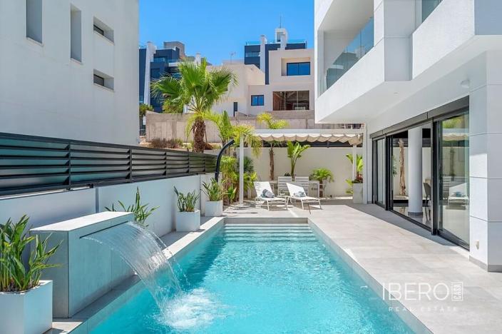 Prodej rodinného domu, Guardamar del Segura, Španělsko, 194 m2