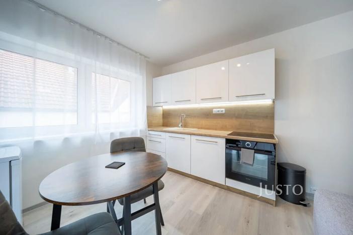 Pronájem bytu 2+kk, Třeboň, Sokolská, 48 m2