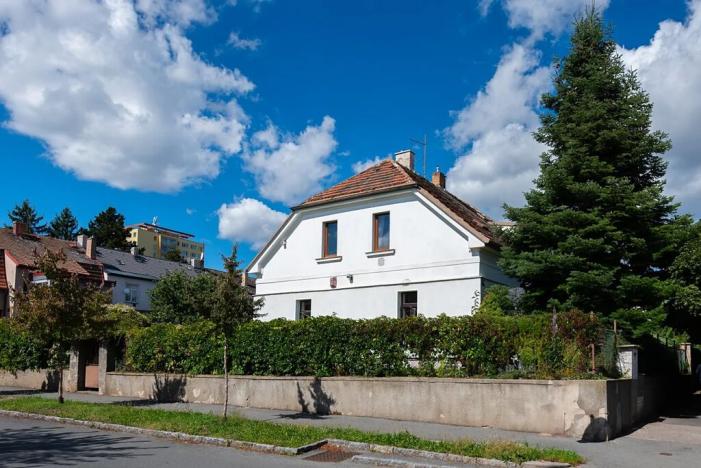 Prodej rodinného domu, Praha - Kobylisy, Přemyšlenská, 110 m2