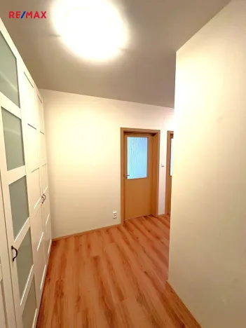 Pronájem bytu 3+kk, Klecany, V Honech, 58 m2