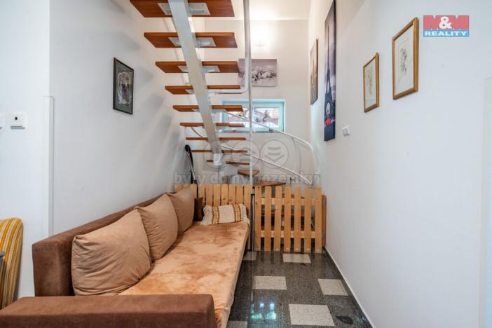 Prodej rodinného domu, Hajany, 285 m2