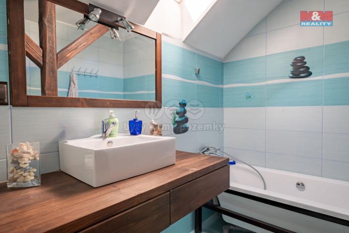 Prodej rodinného domu, Hajany, 285 m2