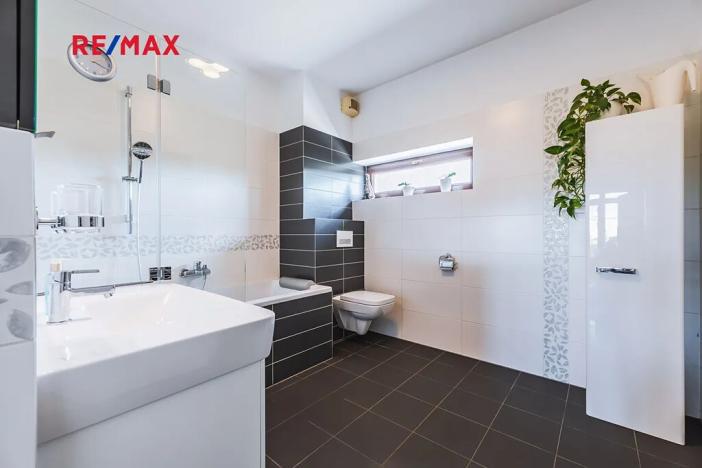 Prodej rodinného domu, Praha - Vinoř, Lipoltická, 202 m2