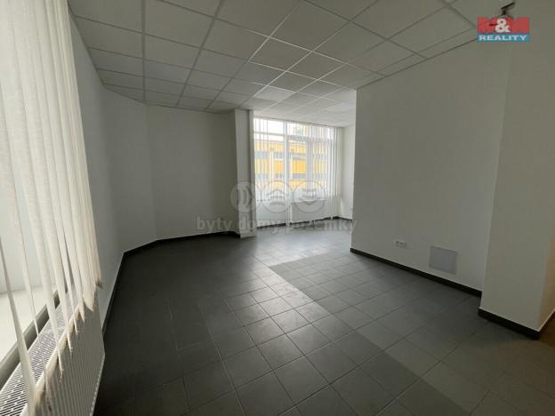 Pronájem kanceláře, Třinec - Lyžbice, nám. Svobody, 61 m2