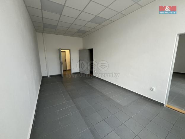 Pronájem kanceláře, Třinec - Lyžbice, nám. Svobody, 61 m2