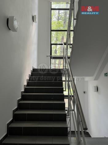 Pronájem kanceláře, Třinec - Lyžbice, nám. Svobody, 61 m2