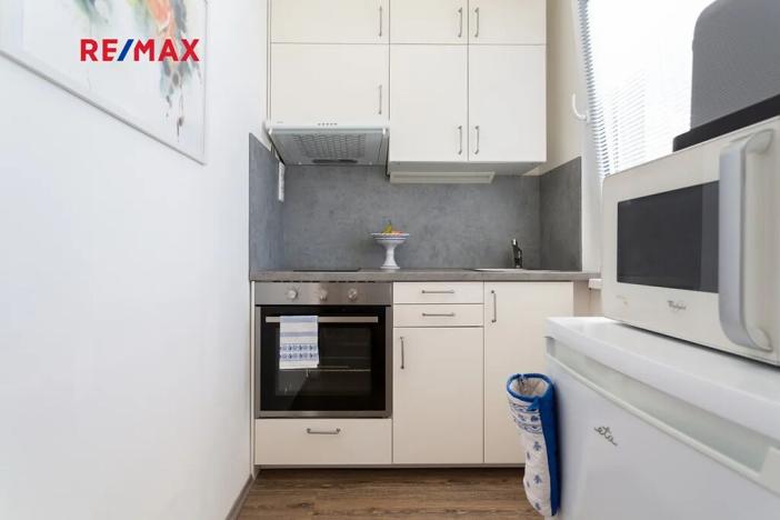 Prodej bytu 1+1, Praha - Troja, Krynická, 29 m2