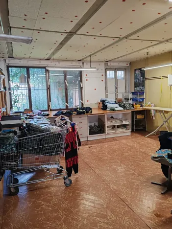 Prodej obchodního prostoru, Hradec Králové, Kalendova, 600 m2