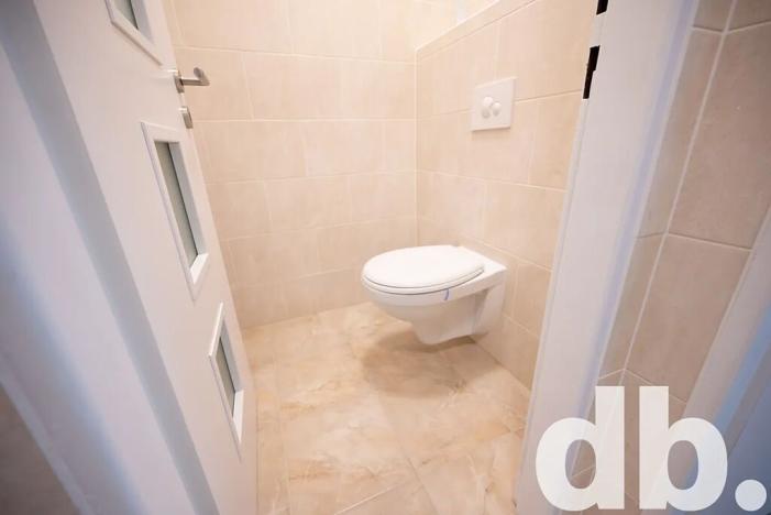 Pronájem komerční nemovitosti, Karlovy Vary, U Koupaliště, 14 m2