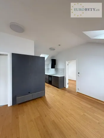 Pronájem bytu 2+kk, Praha - Vršovice, Bartoškova, 74 m2