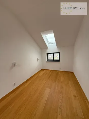 Pronájem bytu 2+kk, Praha - Vršovice, Bartoškova, 74 m2