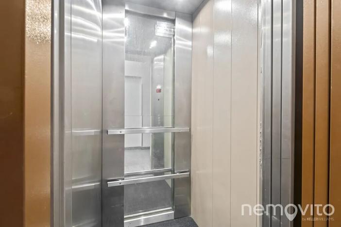 Prodej bytu 2+1, Praha - Karlín, Sokolovská, 72 m2