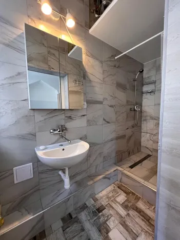 Prodej bytu 2+1, Karlovy Vary, Krále Jiřího, 85 m2