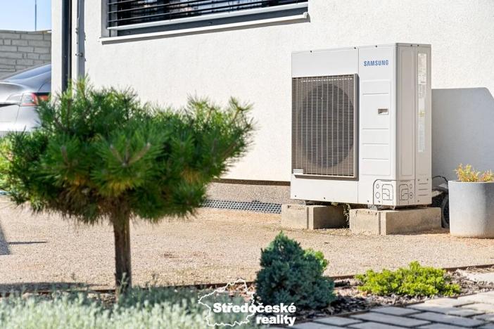 Prodej rodinného domu, Polerady, 240 m2