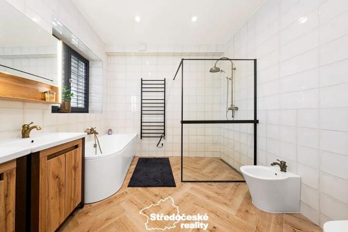 Prodej rodinného domu, Polerady, 240 m2