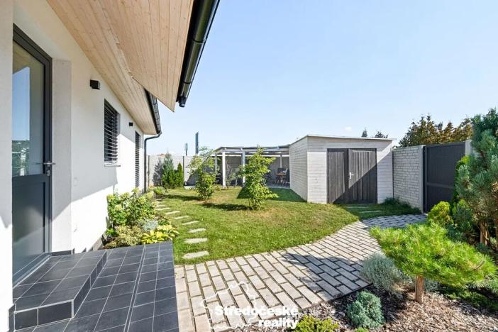 Prodej rodinného domu, Polerady, 240 m2