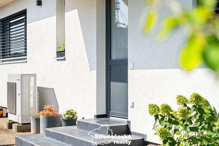 Prodej rodinného domu, Polerady, 240 m2