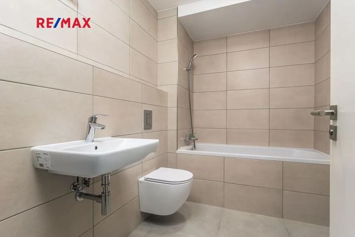 Prodej bytu 1+kk, Praha - Uhříněves, Douchova, 34 m2