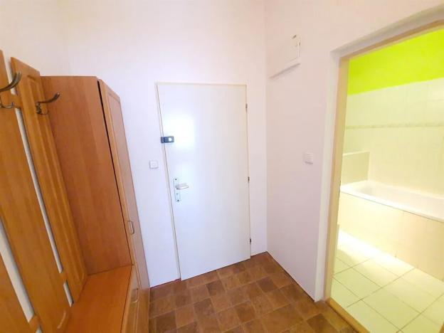 Pronájem bytu 2+kk, Praha - Nusle, náměstí Hrdinů, 52 m2