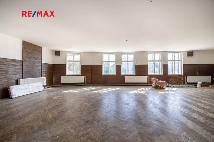 Prodej obchodního prostoru, Čelákovice, Na Hrázi, 650 m2