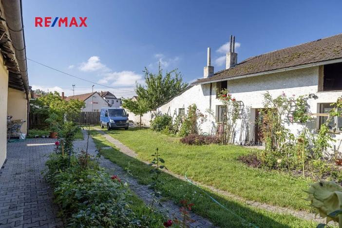 Prodej obchodního prostoru, Čelákovice, Na Hrázi, 650 m2