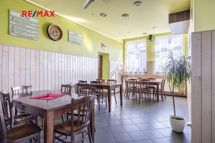 Prodej obchodního prostoru, Čelákovice, Na Hrázi, 650 m2