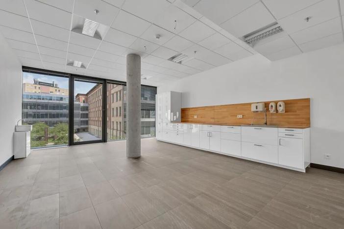 Pronájem kanceláře, Praha - Holešovice, Jankovcova, 330 m2