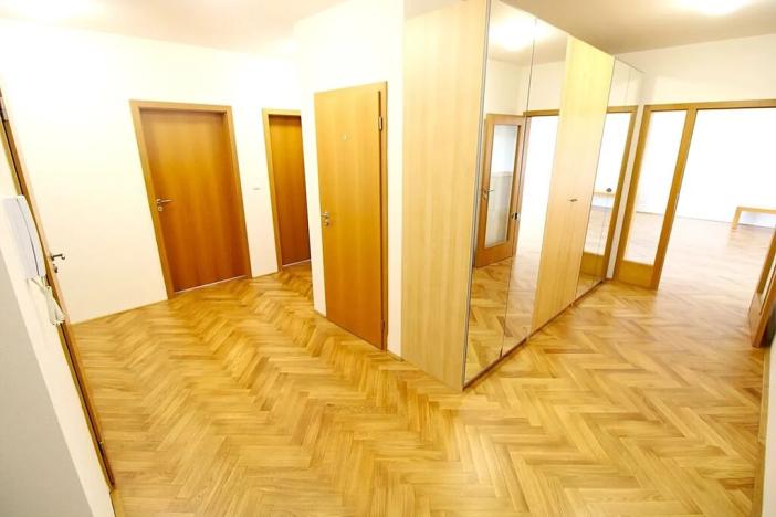 Prodej bytu 4+kk, Praha - Vokovice, Tibetská, 179 m2