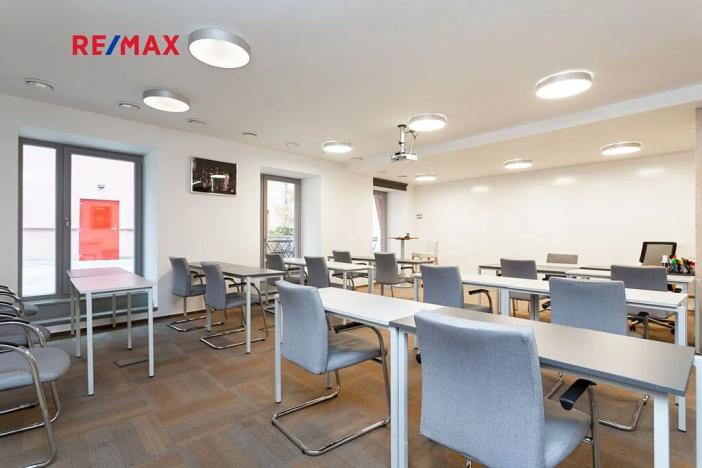 Pronájem kanceláře, Praha - Hodkovičky, Pod kopcem, 700 m2