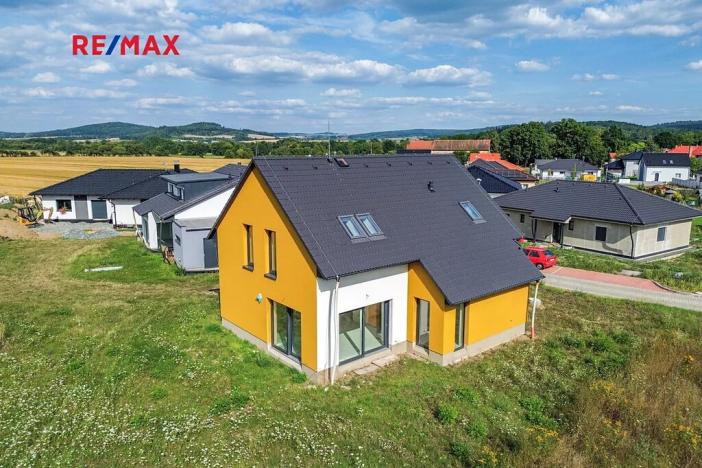 Prodej rodinného domu, Lužany, 153 m2